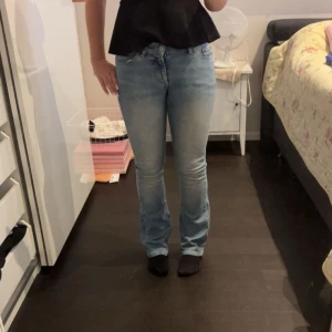 junkyard jeans! - säljer dessa fina jeans då de inte komme till nån användning, de är lågmidjade och bootcut