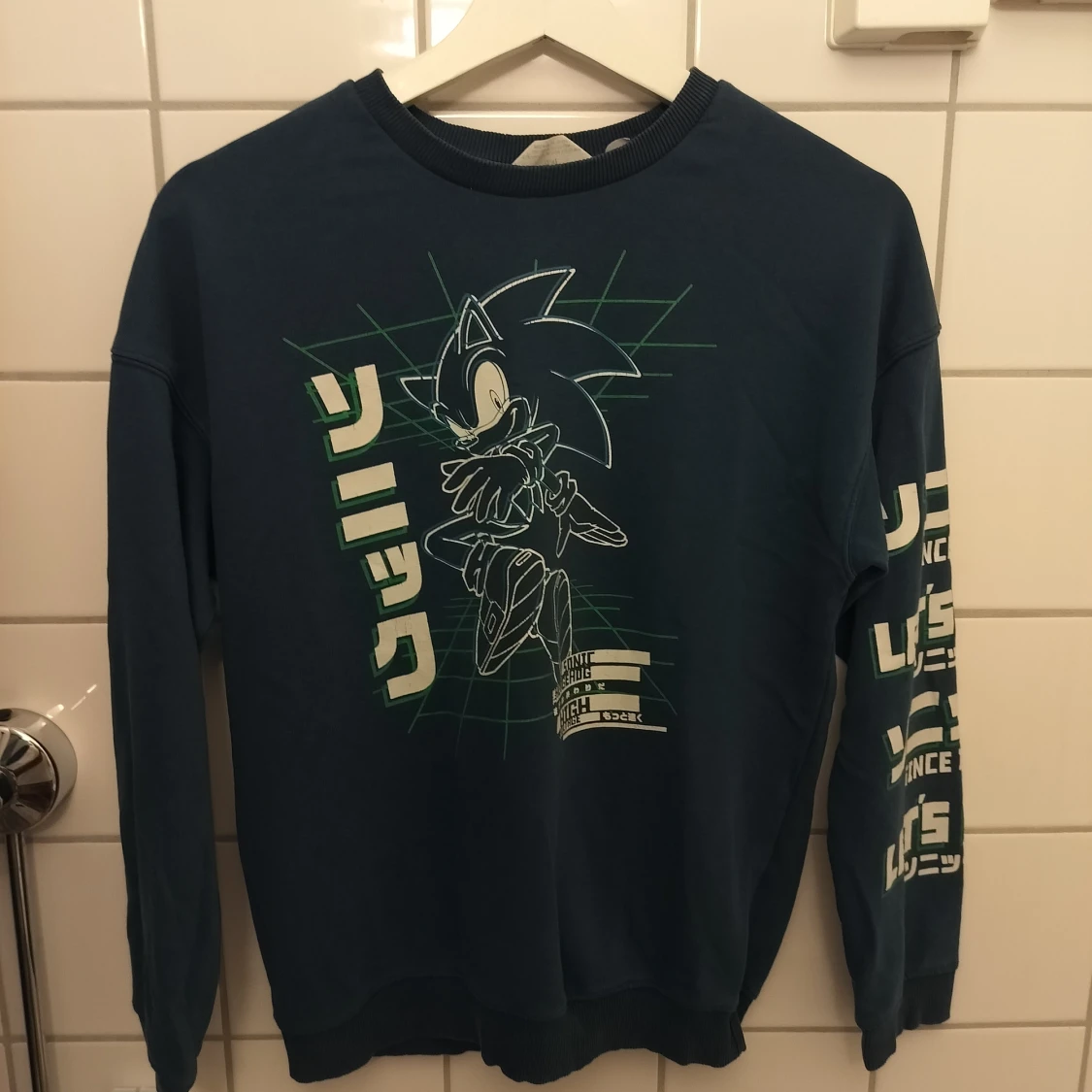 Blå Sonic the Hedgehog tröja