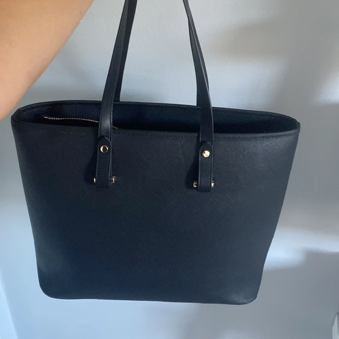 Svart axelväska från H&M  - 4