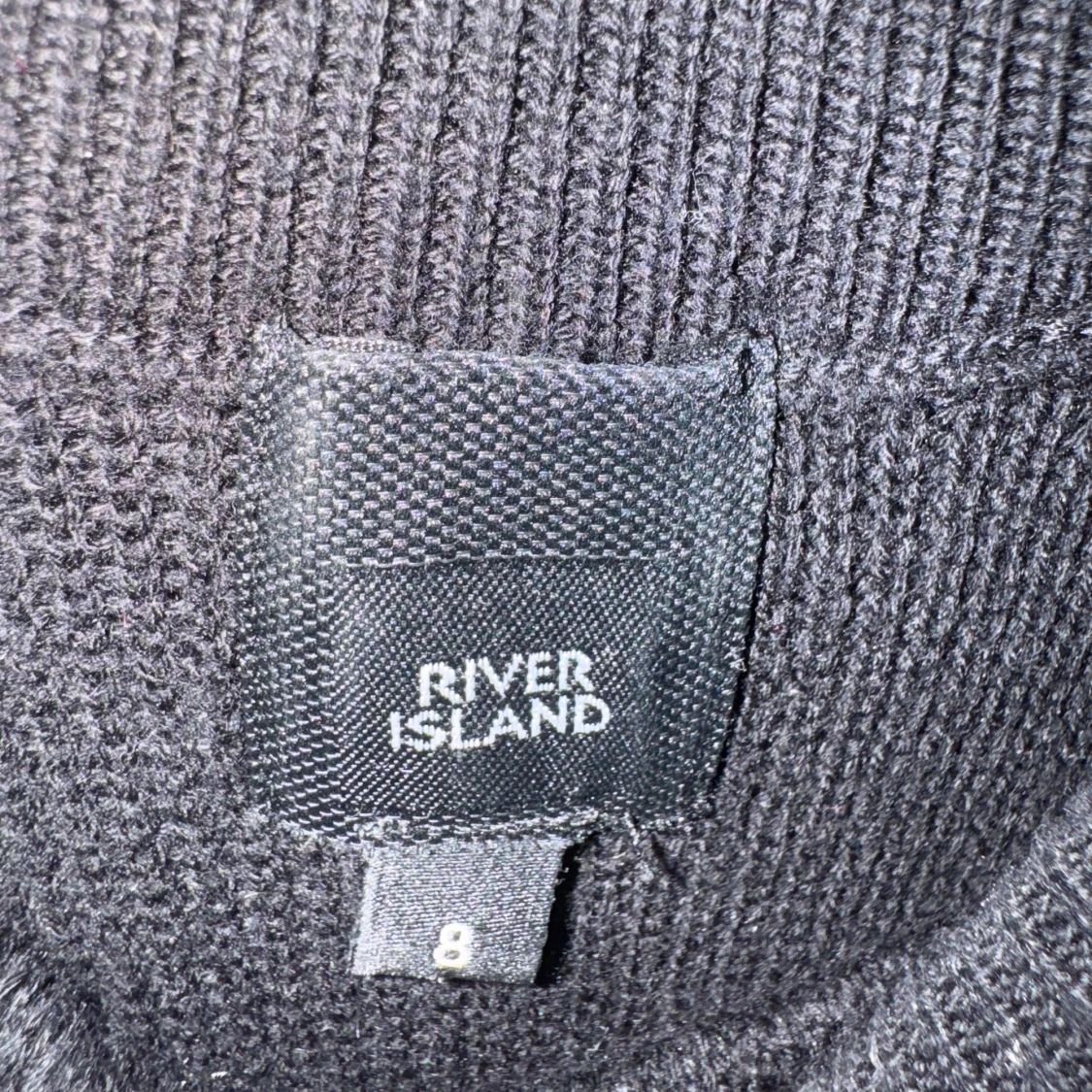 Svart stickad kofta med knappar - 4