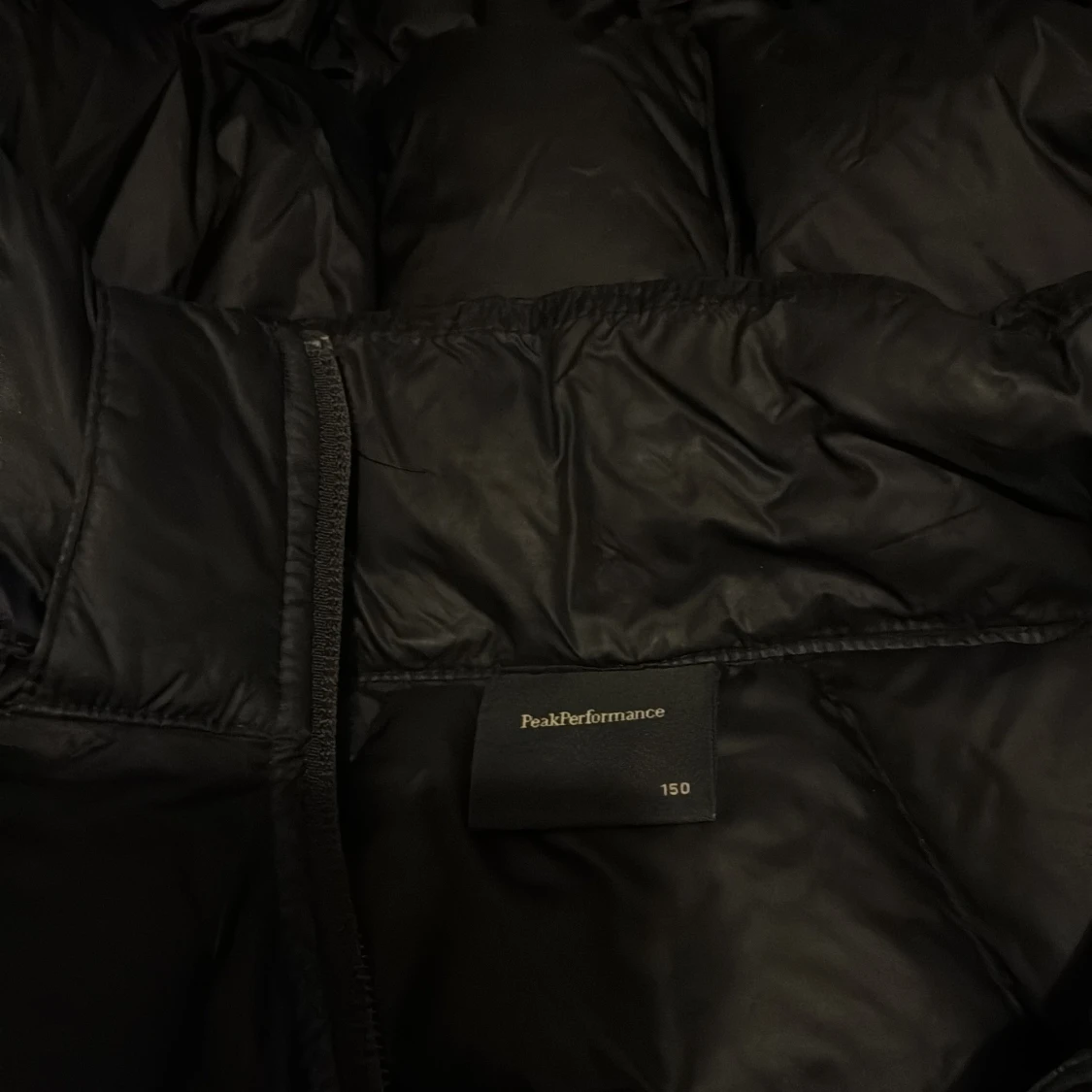 Svart dunjacka från Peak Performance - 3