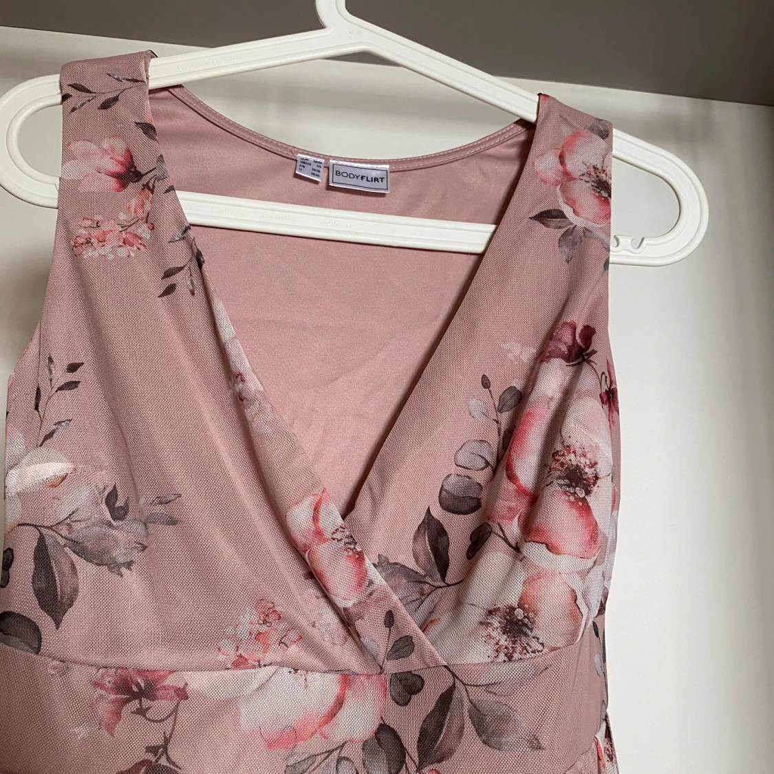 Rosa blommig klänning från Bodyflirt - 1