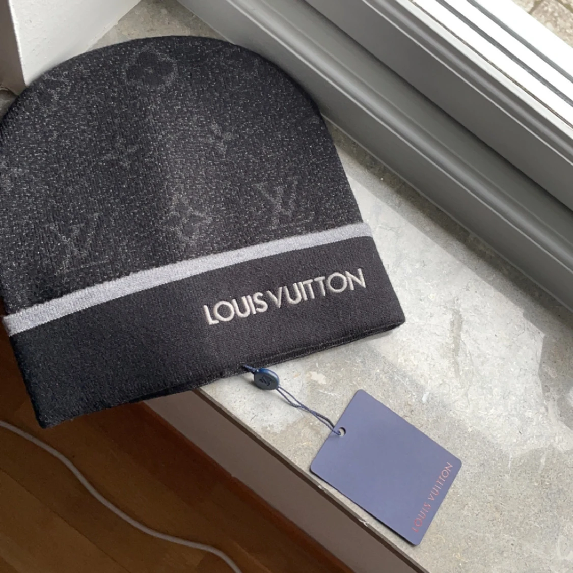 Svart mössa från Louis Vuitton