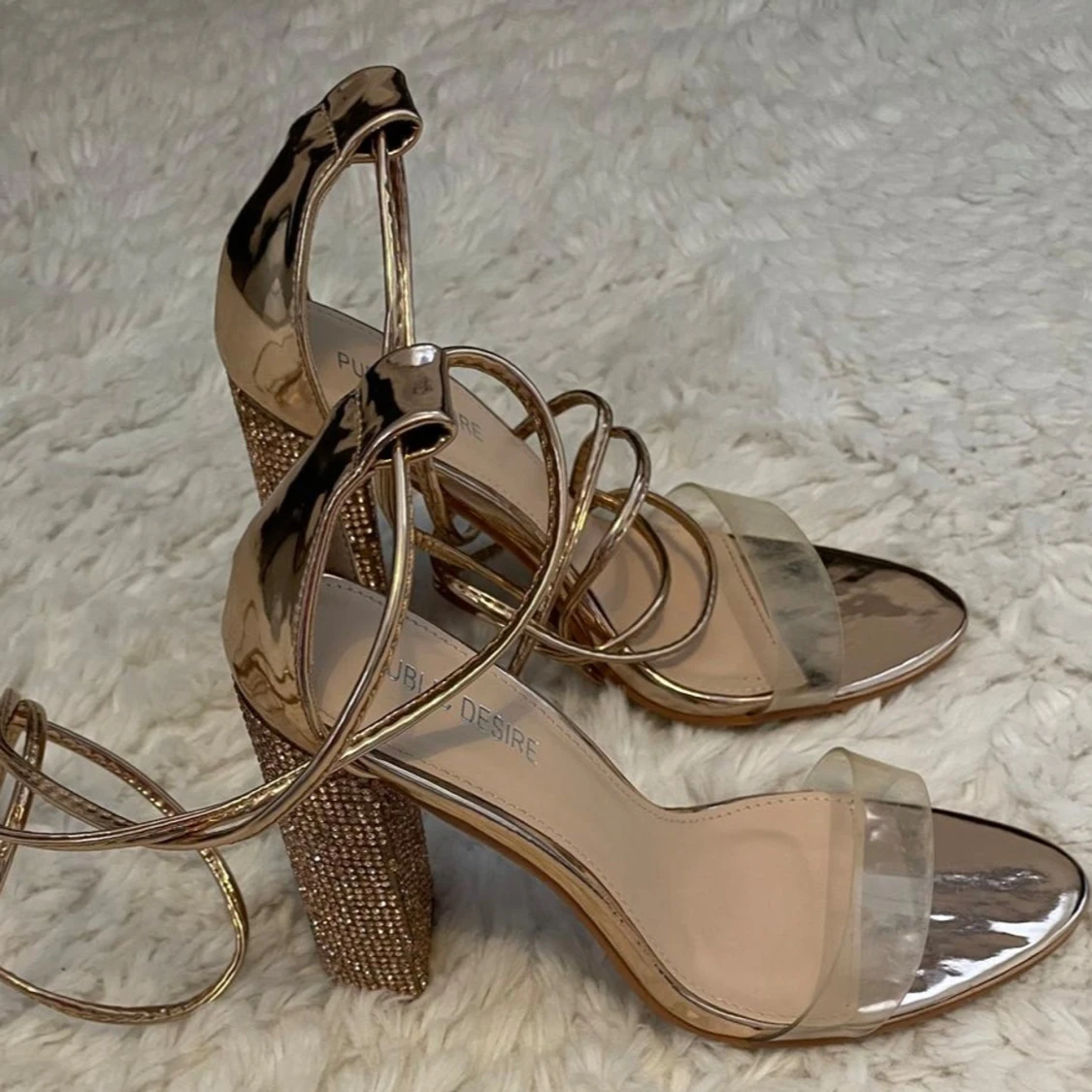 Glittriga klackskor med snörning- helt nya, oanvända  - 1