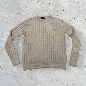 Morris Stickad Tröja - Morris Stickad Tröja | Skick 8/10 inga defekter | Färgen beige och storlek L |Hör av er för mer information/bilder! 