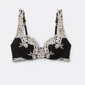 Intimissimi BH - Byte - !! Byte !! Någon som har en Intimissimi BH i modellen Superpushup Gioia Pretty Flowers i svart som vill byta storlek? Min är i storlek 80B, i gott skick utan defekter och jag söker en med storlek 70-75B