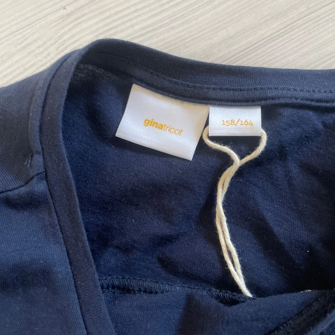 Smockad topp från Gina Tricot - 1