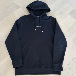 Dondup hoodie - Dondup hoodie - Mycket bra skick - Svårt att få tag på - Storlek M - Hör av dig vid intresse eller andra funderingar!