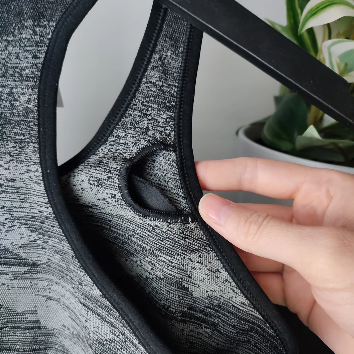 Mönstrad sportbh från Gymshark i storlek S - 3