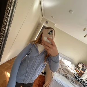 Soft goat liknande tröja🩷🩷 - Säljer en zip hoodie som liknar den från softgoat den är jätteskön och sååååå snyggg❤️❤️❤️