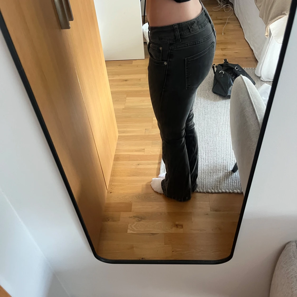 Svarta bootcut jeans med låg midja - 2