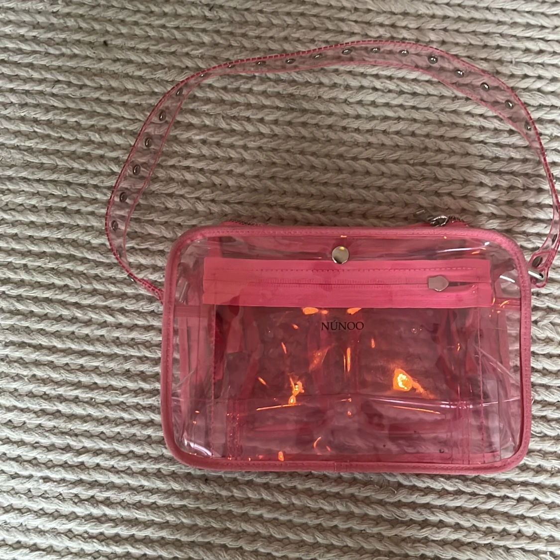 Transparent rosa axelväska från Núnoo - 1