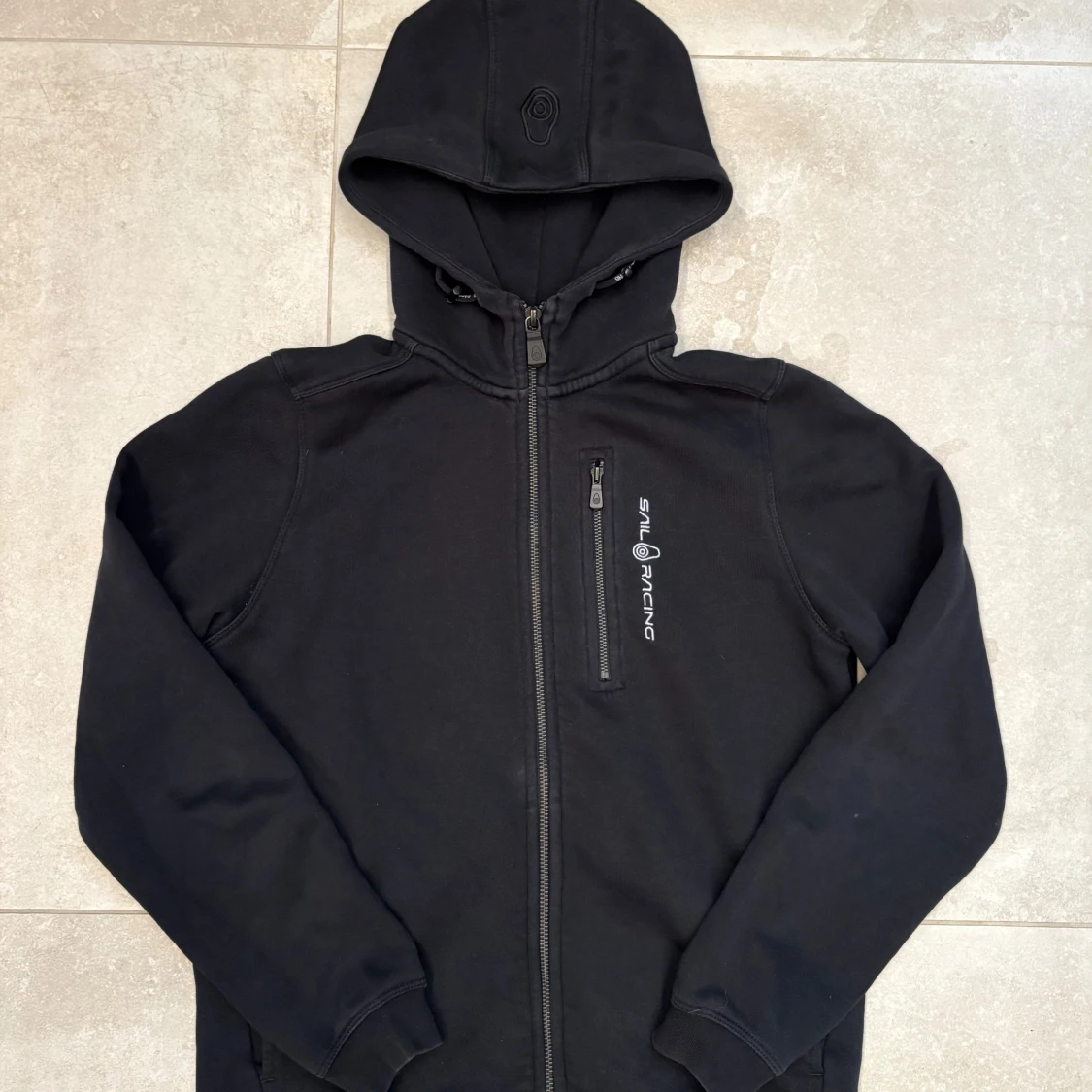 Svart  Sail Racing hoodie 