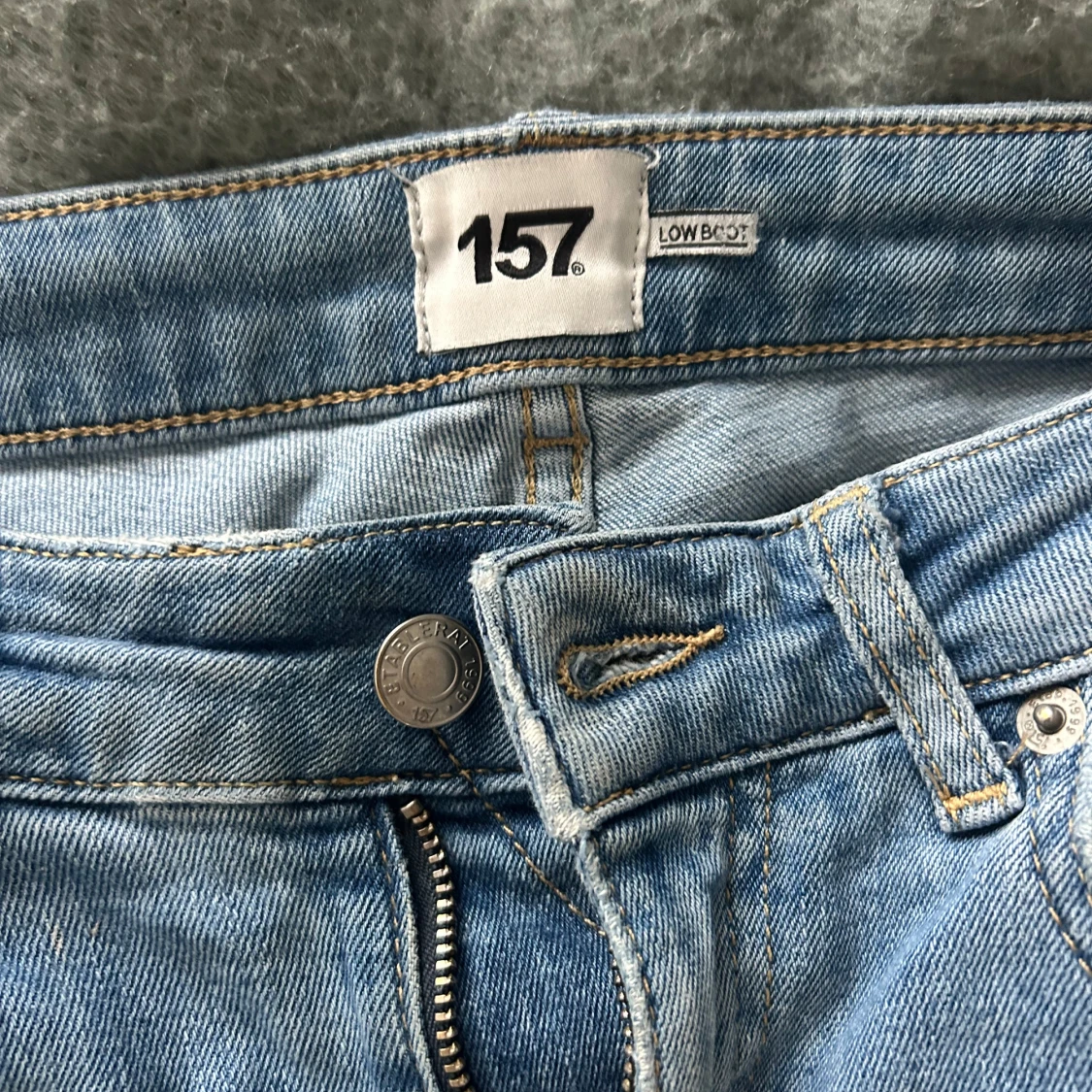 Ljusblå bootcut jeans - 2