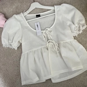 Topp - Vit knyt topp från Gina tricot, ny!