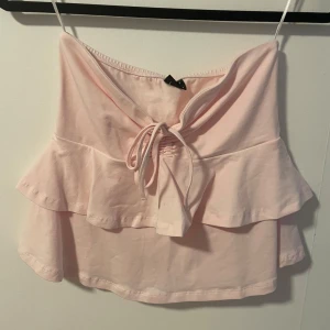 Volangtopp  - Super söt men tyvärr inte kommit till användning lappen är kvar                                   skriv om ni undrar nått 🫶🏻