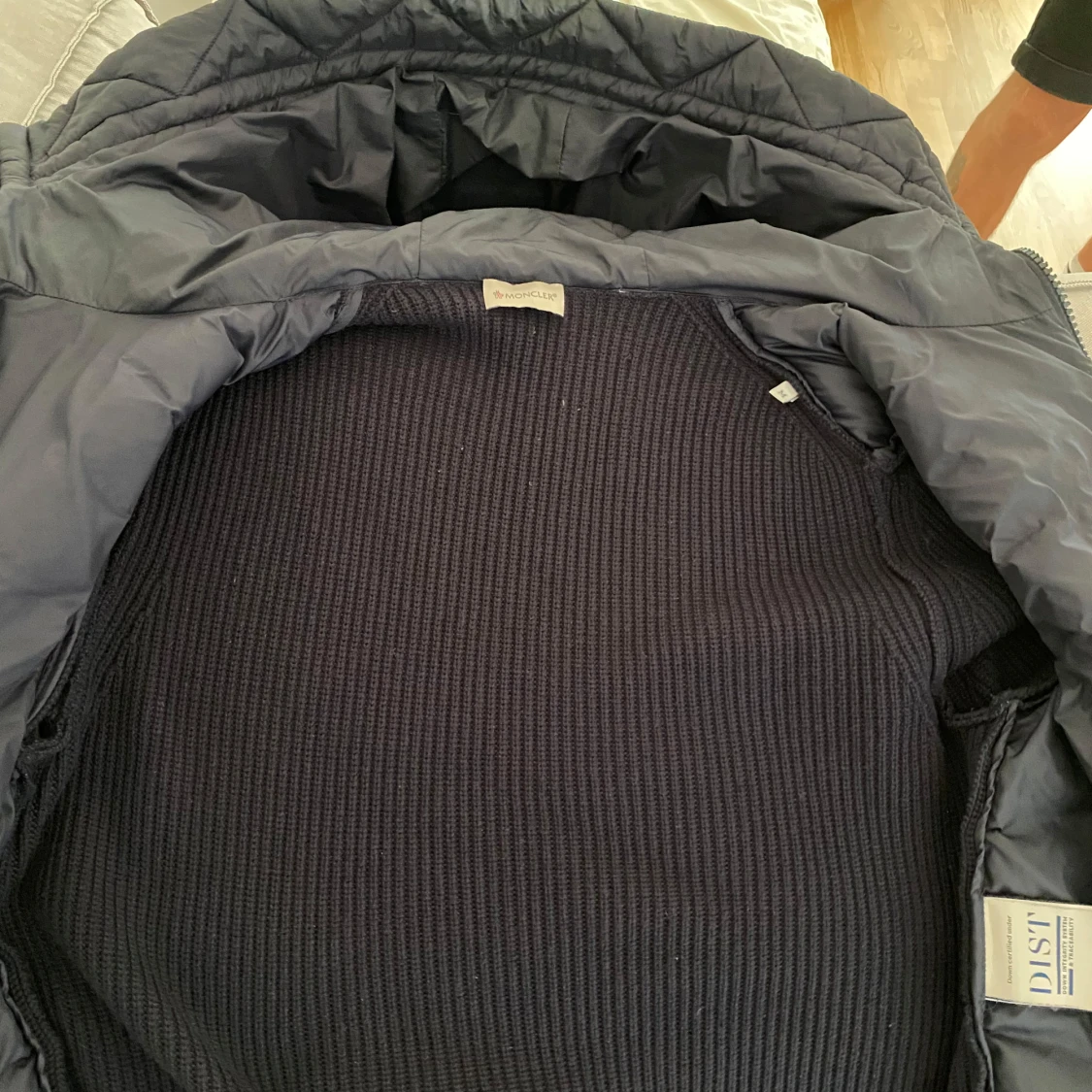 Svart pufferjacka från Moncler - 3