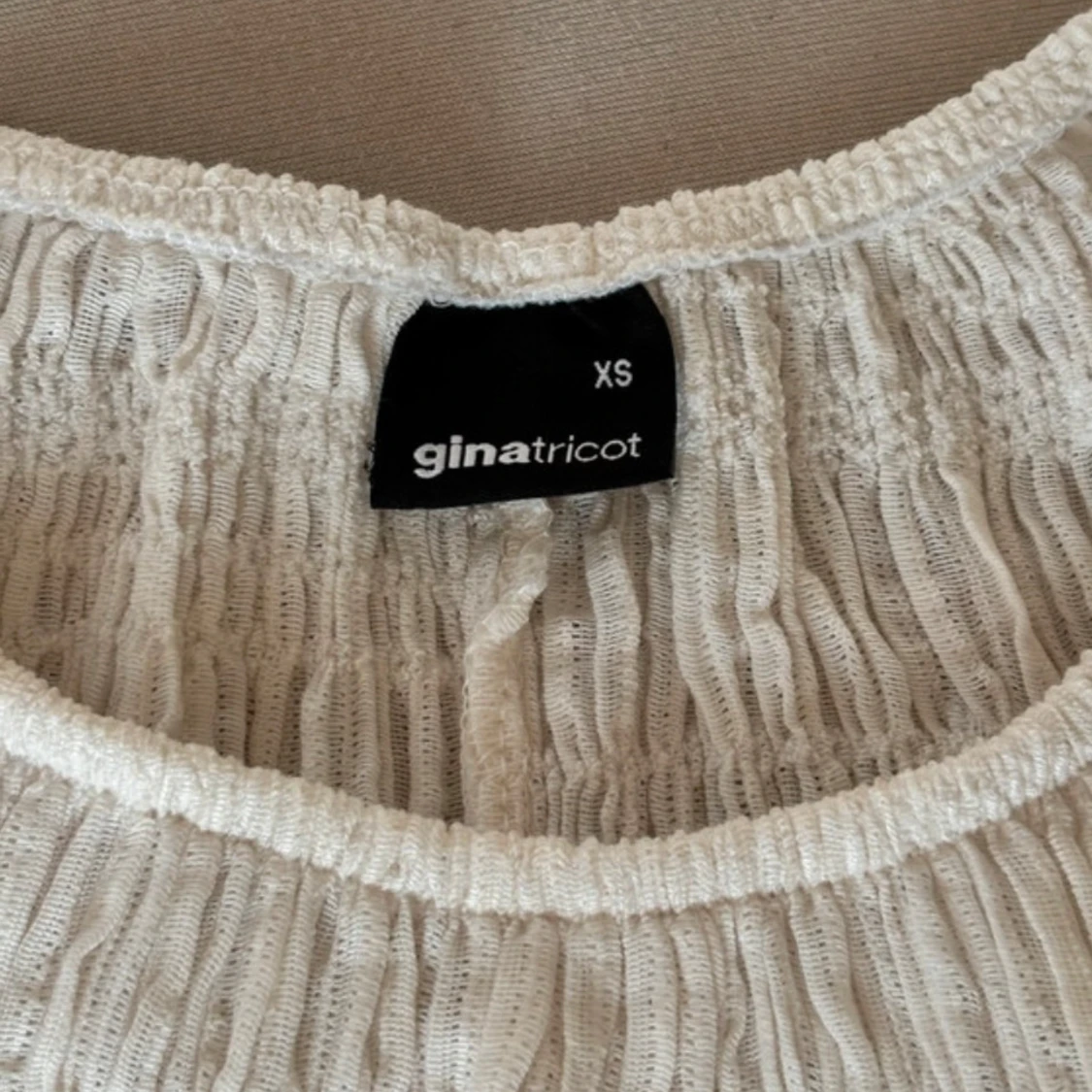 Vit ribbad blus från Gina Tricot - 3