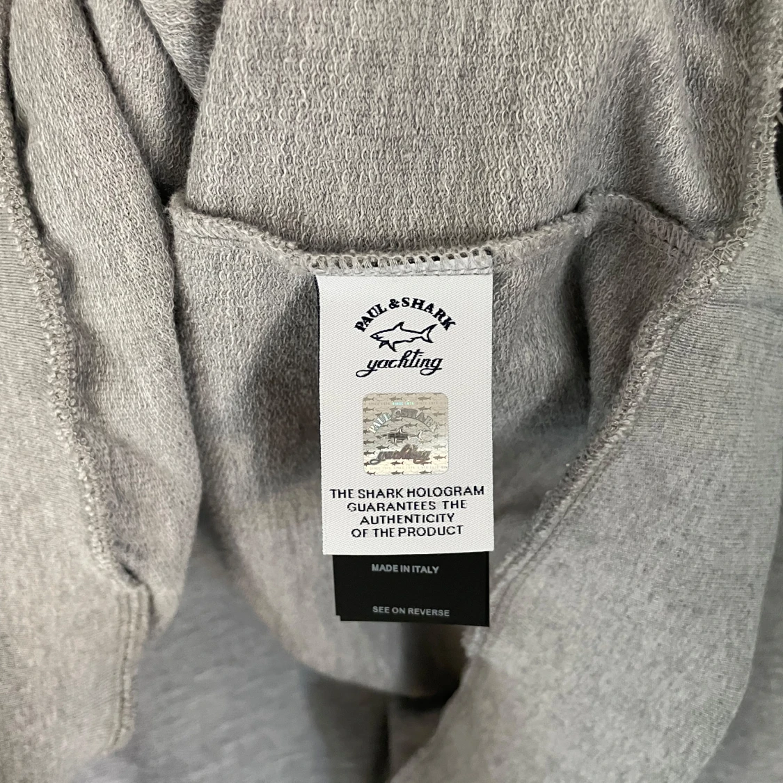 Grå hoodie från Paul & Shark - 3