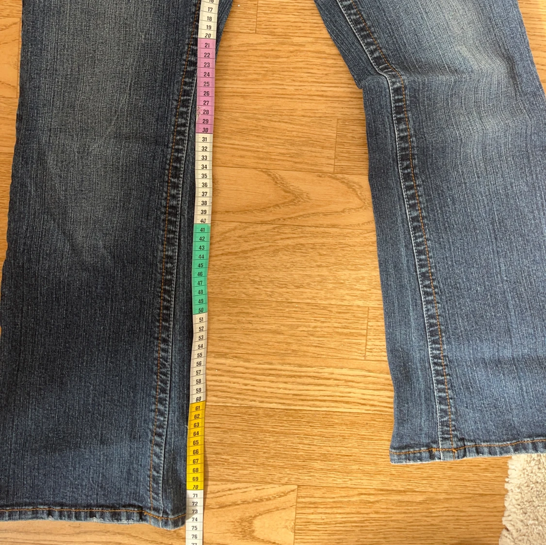 Bluenotes vintage low waisted jeans med söta fickor - 4