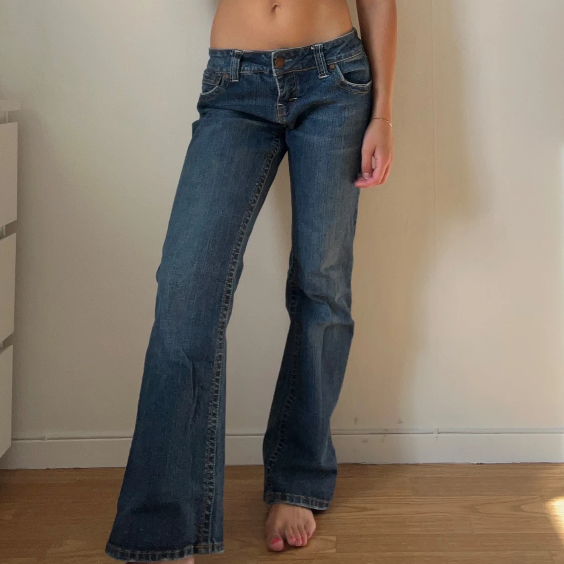 Bluenotes vintage low waisted jeans med söta fickor - 1