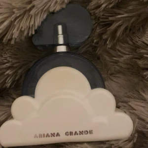 Ariana grande cloud  - Ariana grande cloud I 100ml endast använd 1gg 
