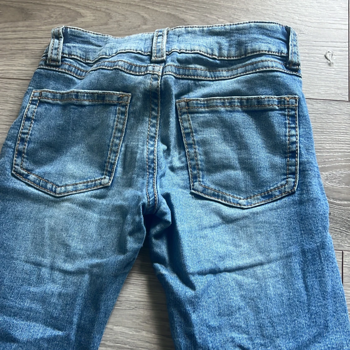 Blå jeans från Gina Tricot - 1