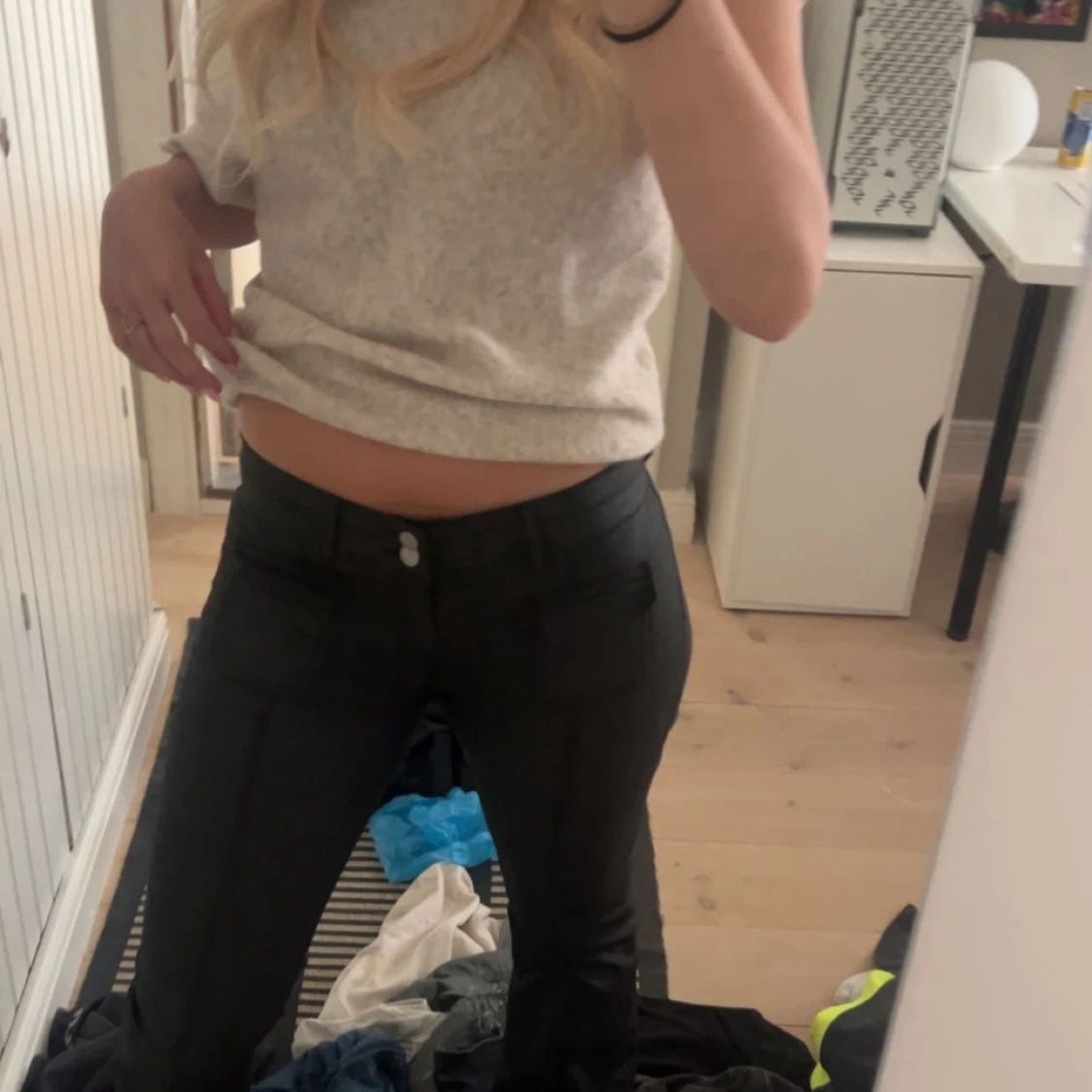 Lågmidjade skinnbyxor - 2