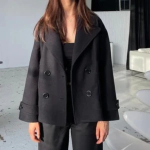 Kappa - Svart kappa från design by si, fint skick 💗nypris 750