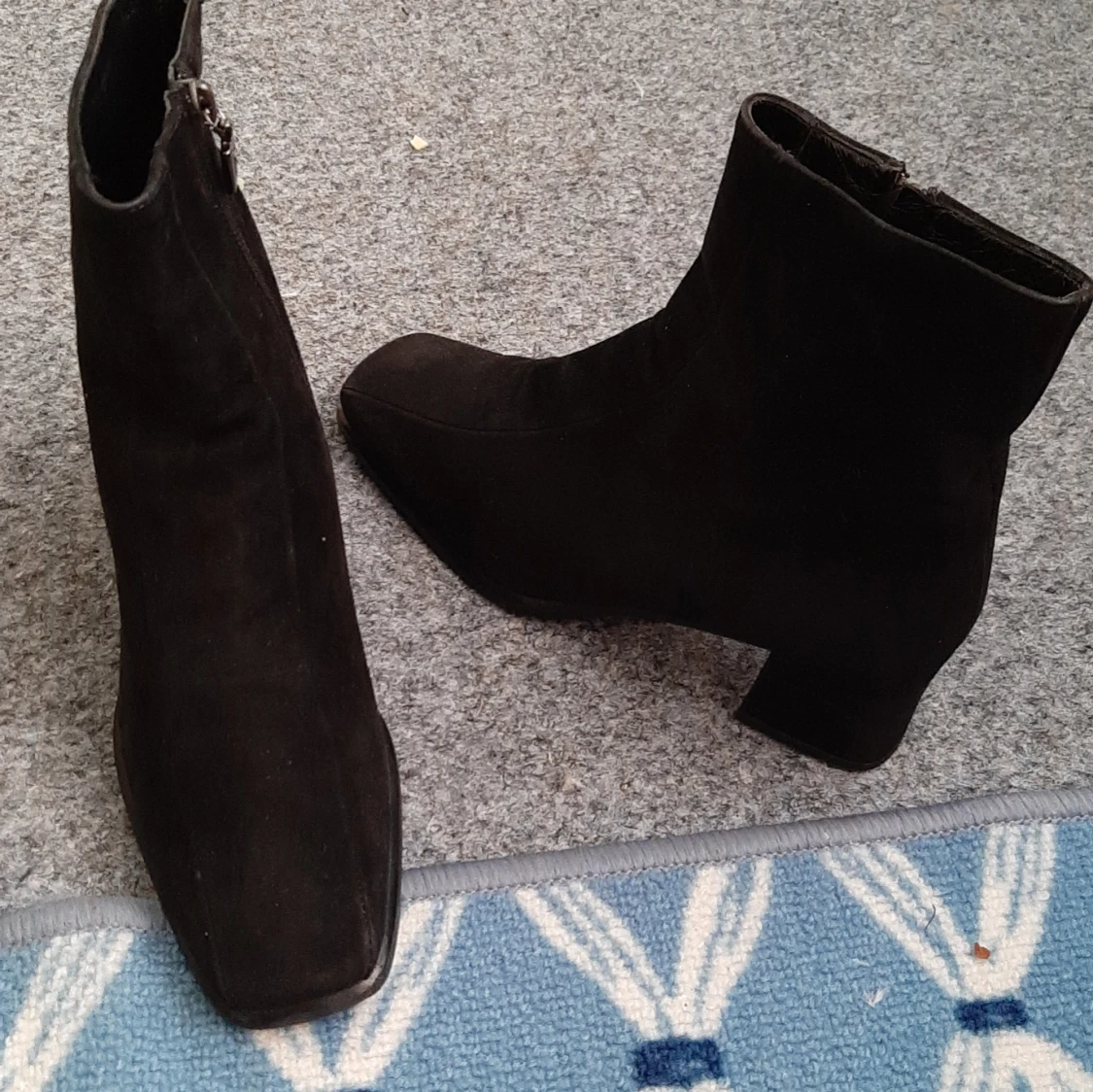 Svarta mockaboots från Russell & Bromley - 2