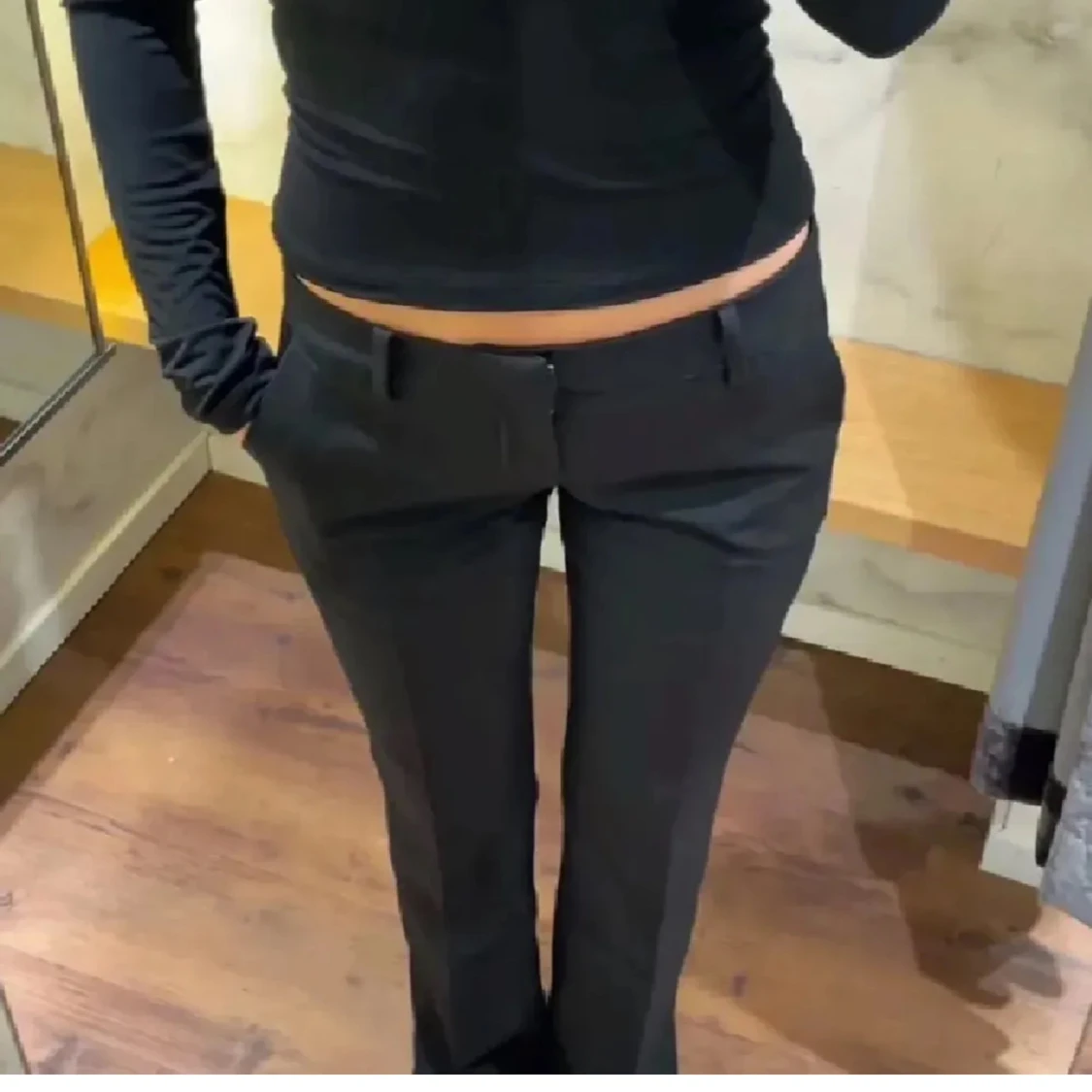 Svarta kostymbyxor med bootcut