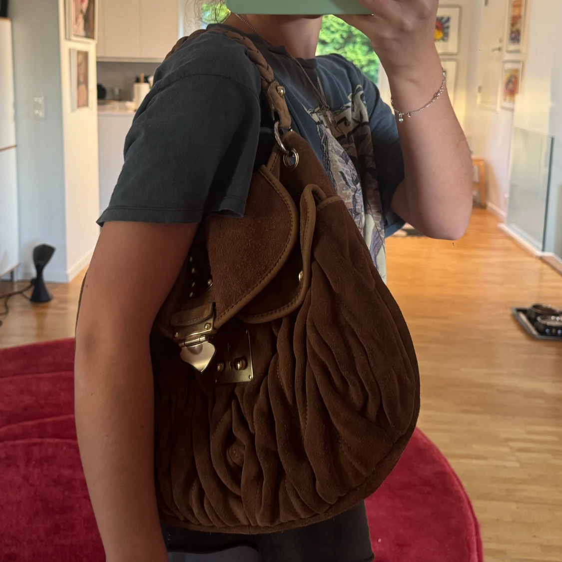 Brun mocka axelväska från Miu Miu - 2