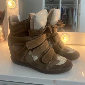 Isabel marant bekett sneakers - Ask for more photos since plick only lets you put 5💘 Condition as in pictures!