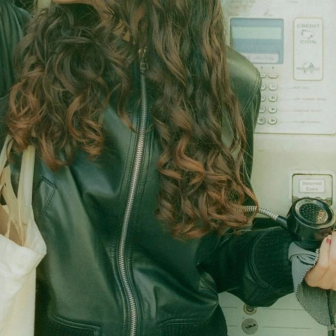 Svart skinnjacka med dragkedja - 2