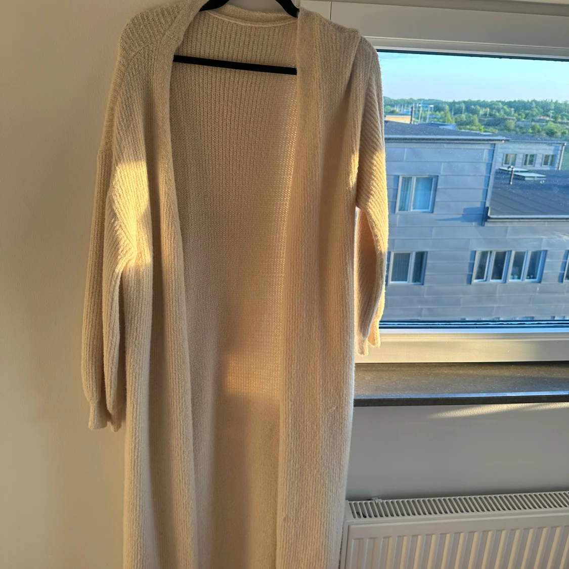 Beige stickad kofta - 1