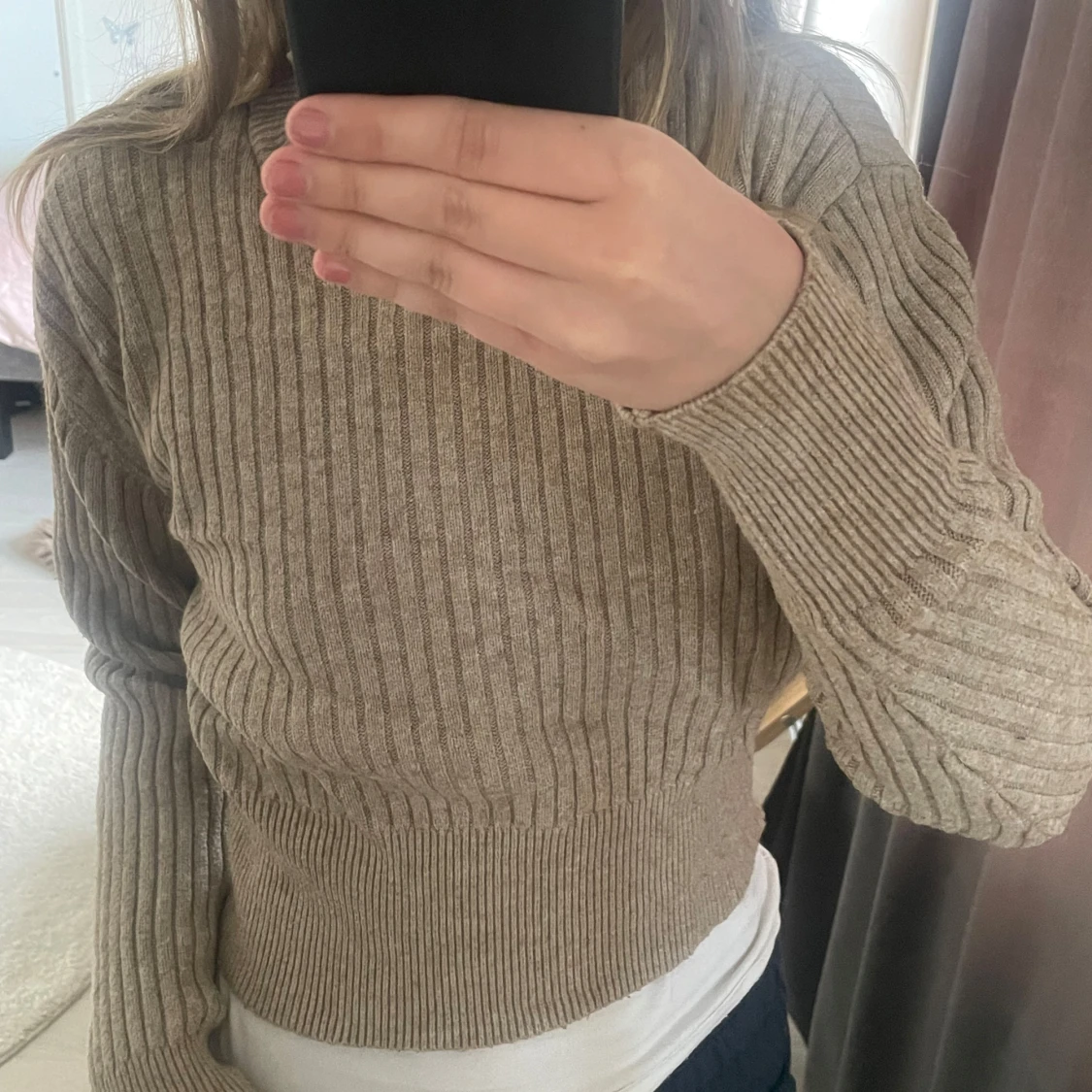 Beige stickad tröja