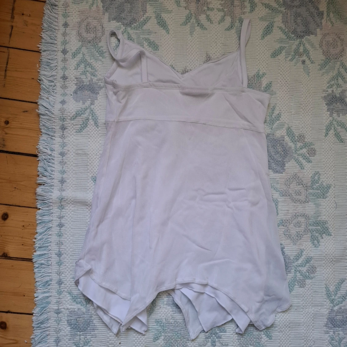 Vit linne-topp med paljettdetaljer - 2