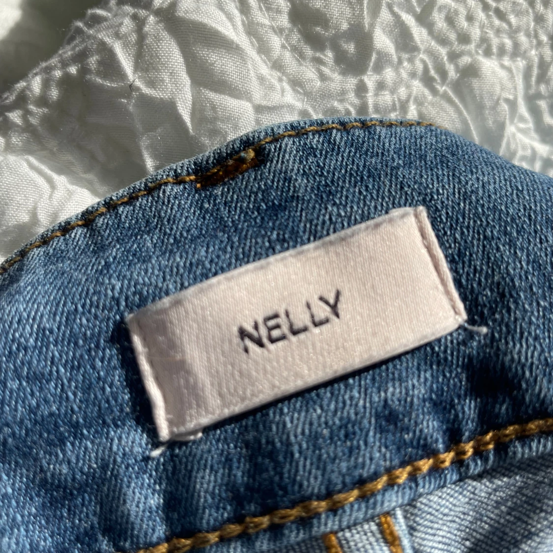 Blå bootcut jeans från Nelly - 2