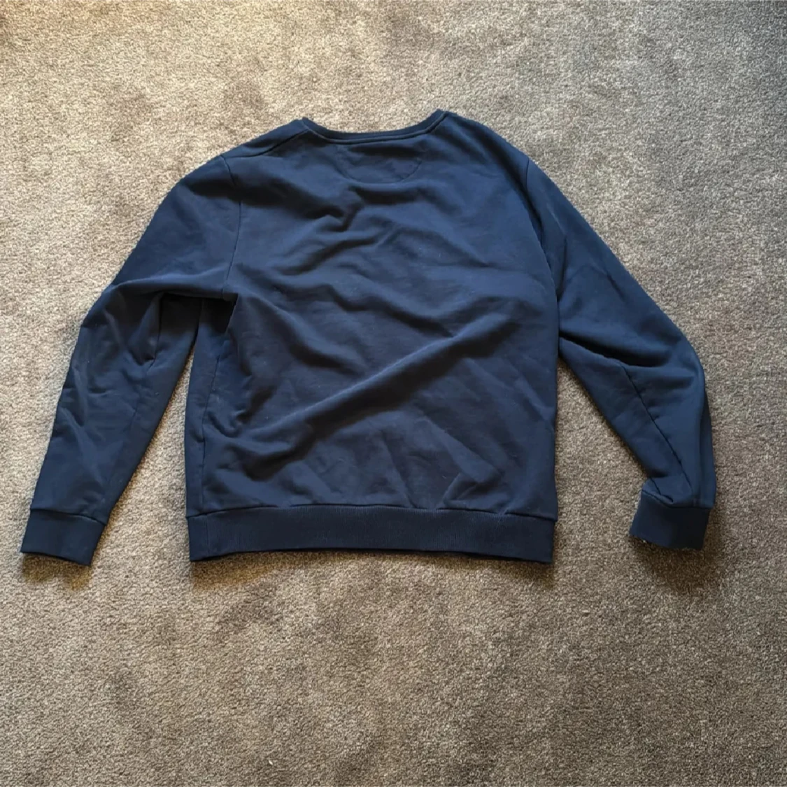 Mörkblå sweatshirt från Hackett - 1