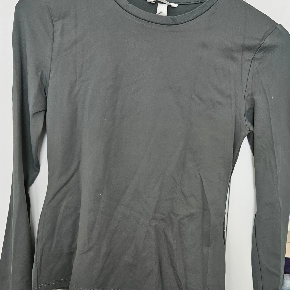 Mörkgrå långärmad tröja