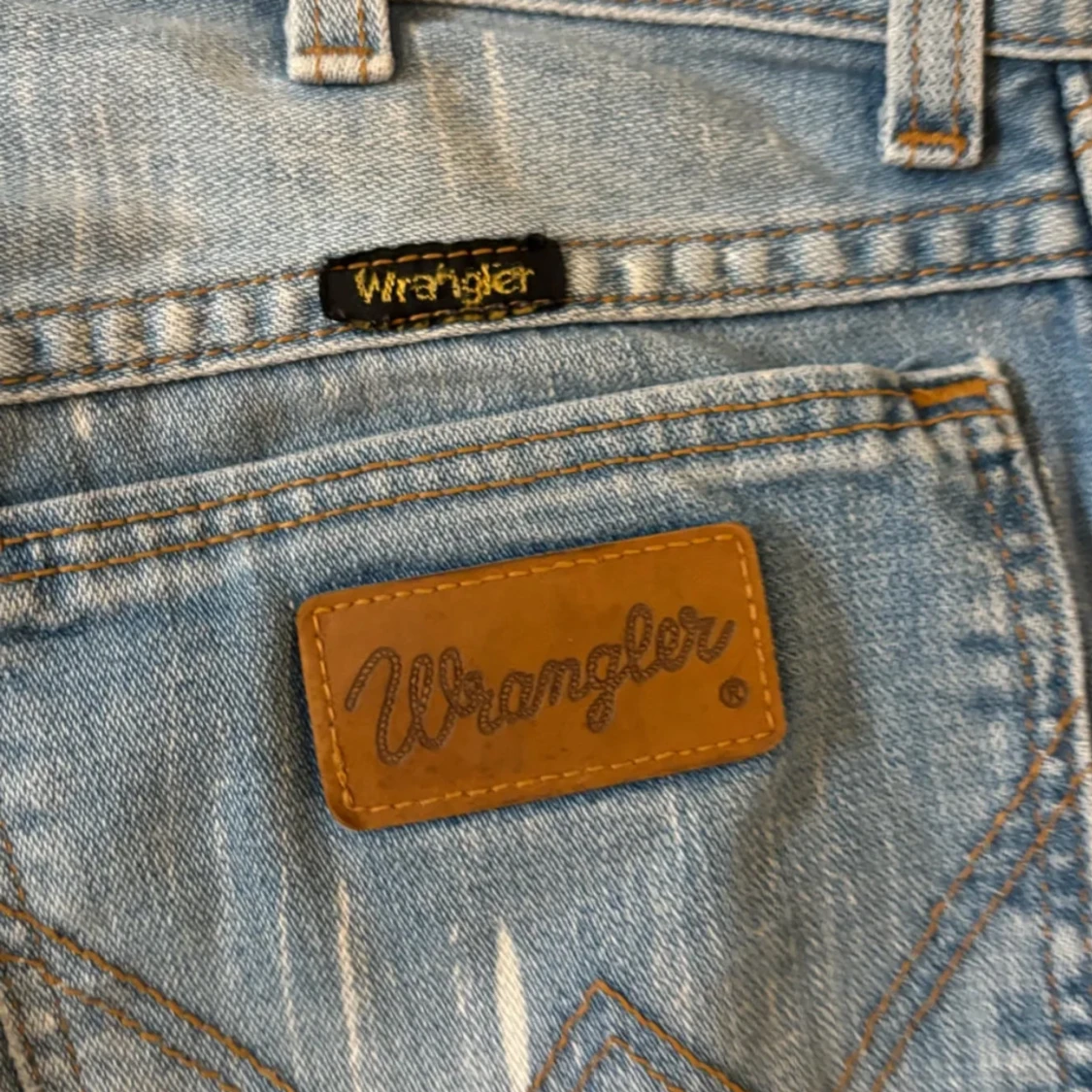 Blå jeans från Wrangler - 2