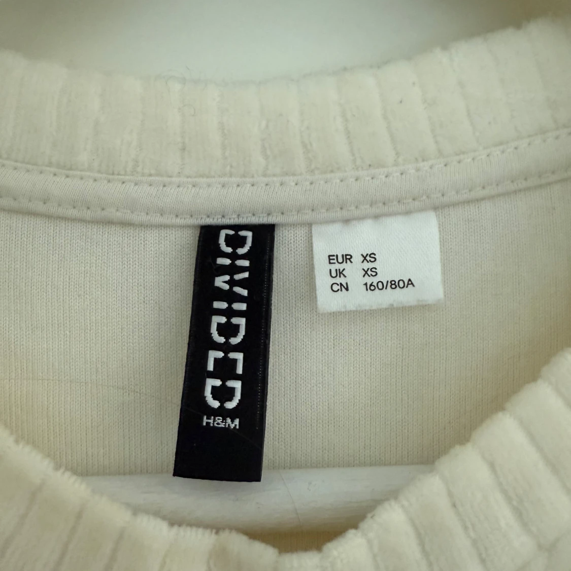 Vit ribbad tröja från H&M Divided - 2