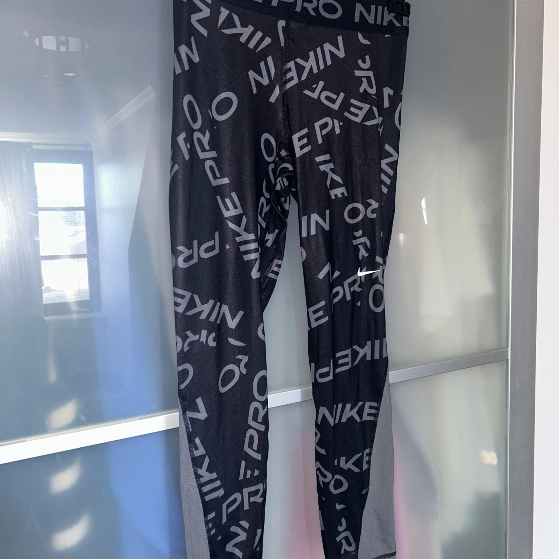 Svarta leggings från Nike Pro - 1