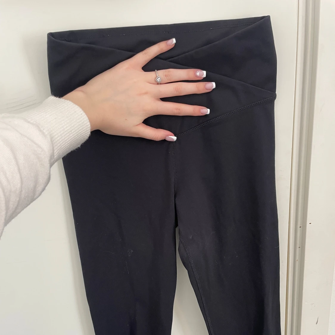 Svarta leggings med omlottmidja - 1