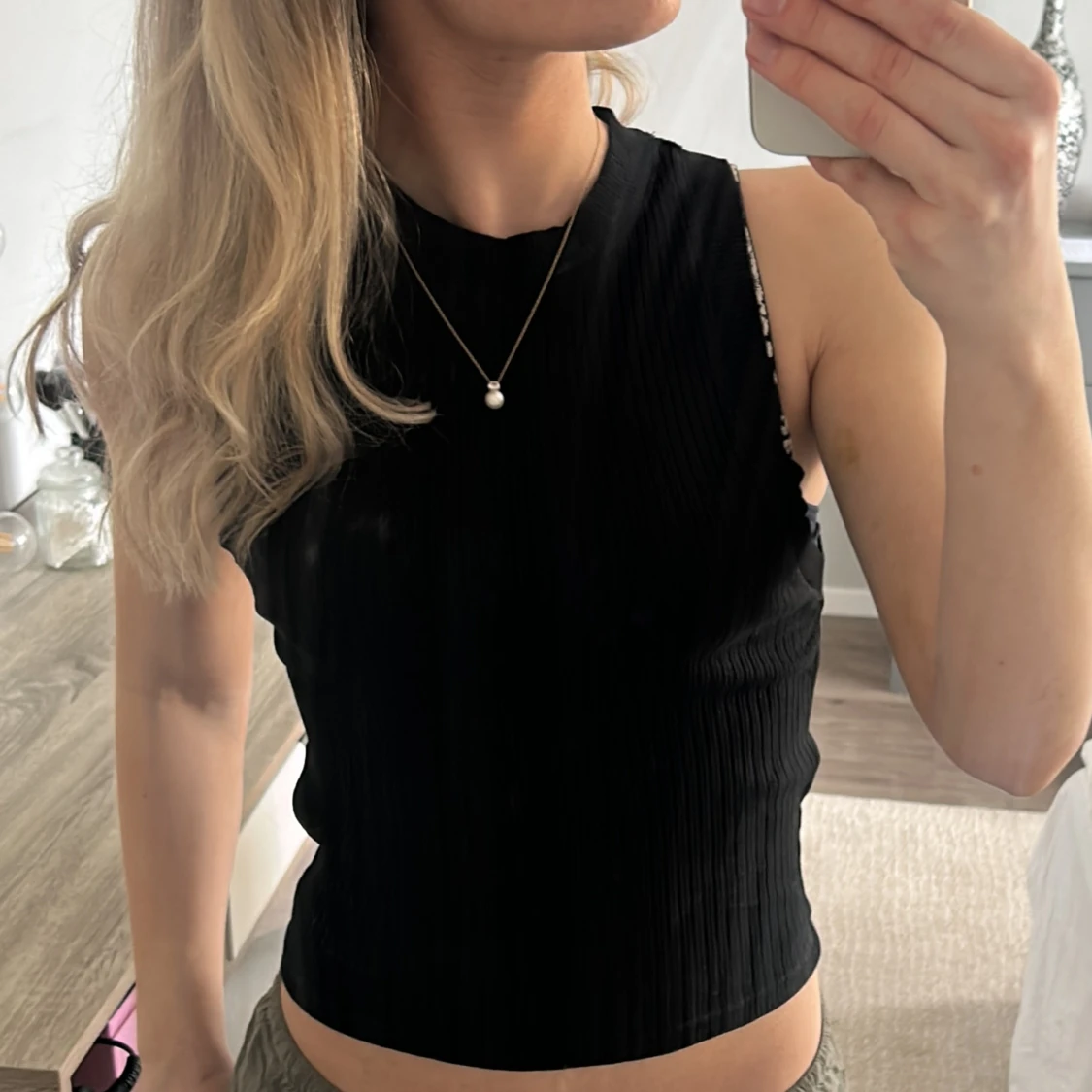 Svart ribbad topp
