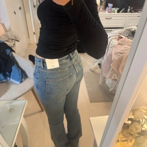 Zara jeans  - Zara jeans i storlek 38, aldrig använda 