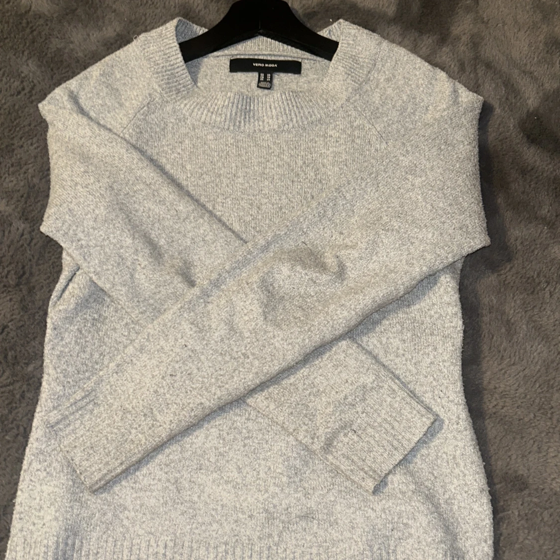 Grå stickad tröja från Vero Moda - 1