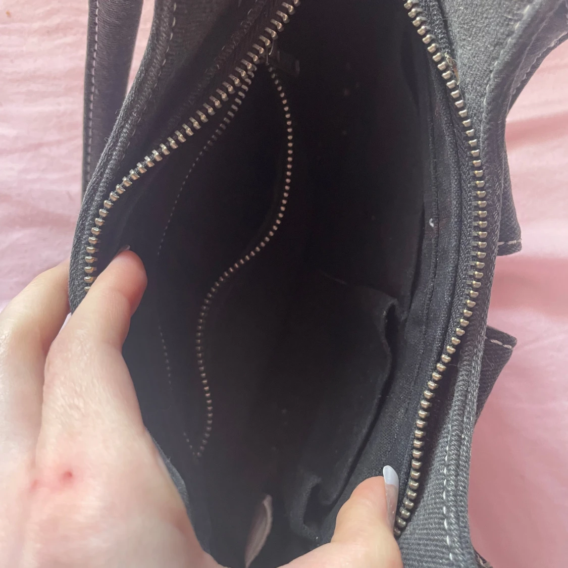 Svart axelväska från Brandy Melville  - 2