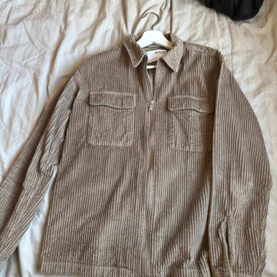 Beige manchesterjacka med dragkedja