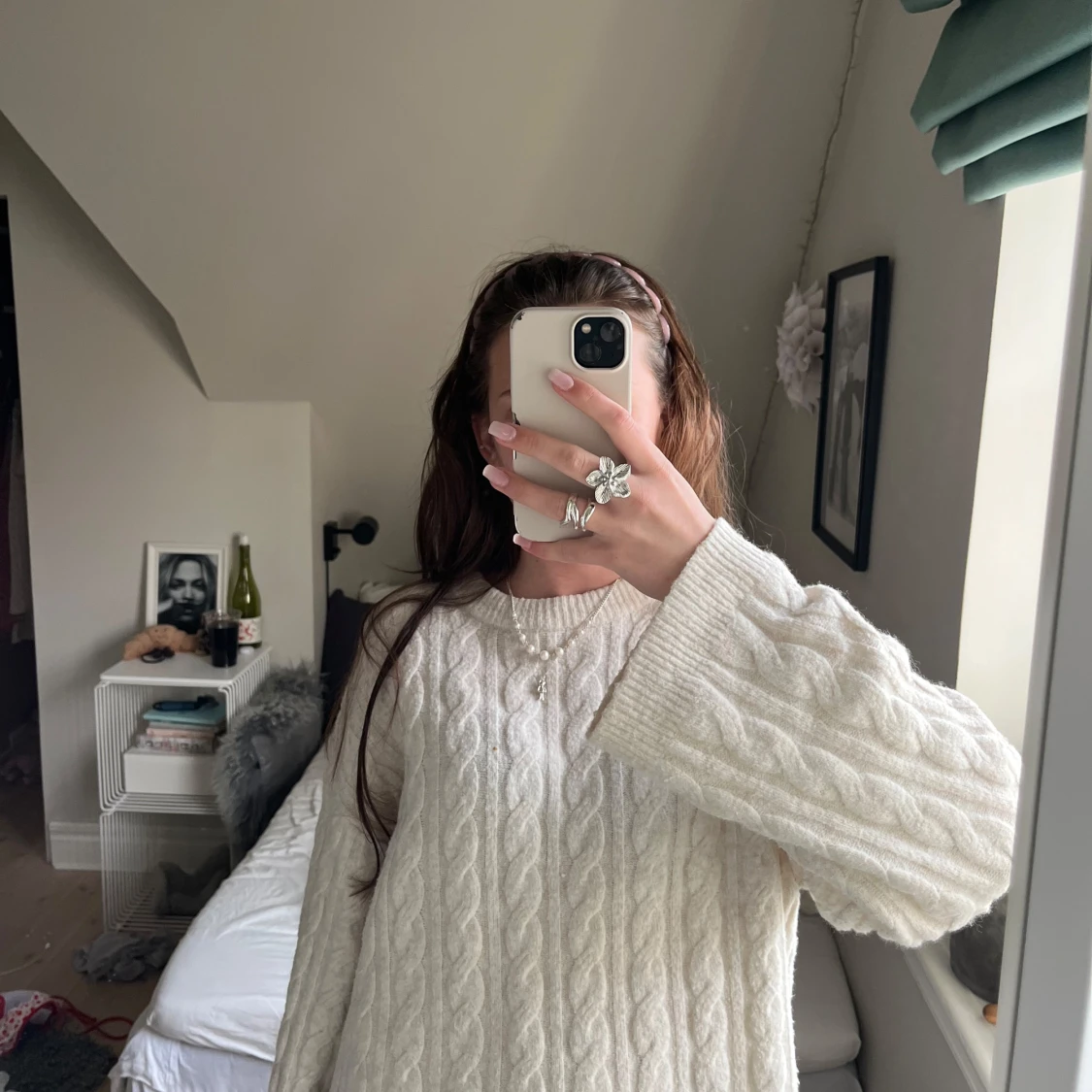 Vit kabelstickad tröja